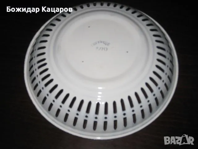 Стара емайлирана панерка.Цена 8, 50 евро.Пращам по Еконт., снимка 2 - Антикварни и старинни предмети - 49360007