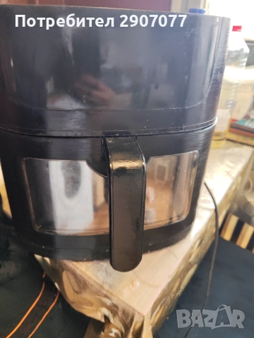 Продавам фритюрник AirFryer