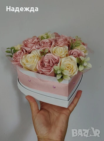 Букет 17 сатенени рози , снимка 1