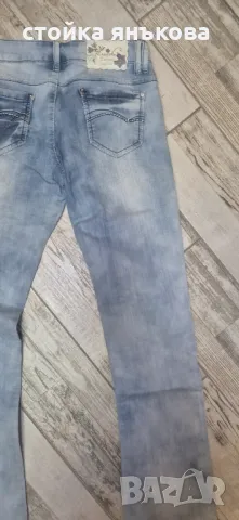 Продавам дамски дънки светли сини еластични., снимка 4 - Дънки - 50266326