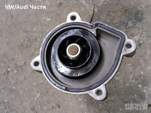 Оригинална водна помпа за Голф 5 Пасат Туран VW Golf 5 Passat Touran Jetta 03C121010D, снимка 2 - Части - 50380984