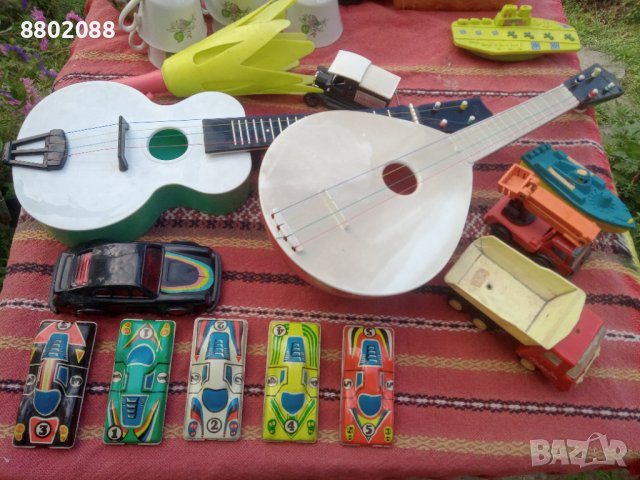 Детски играчки от соца -китари
