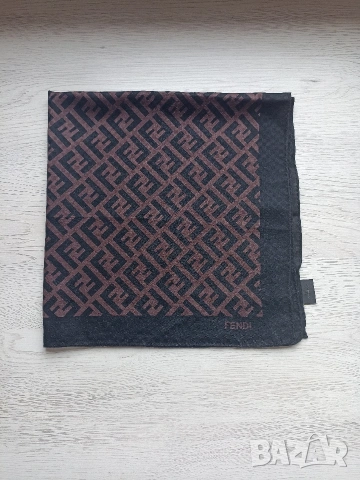 Дамски шал Fendi, снимка 3 - Шалове - 53427266