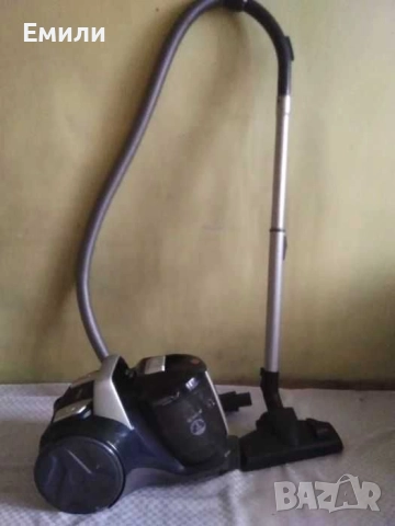 Прахосмукачка с контейнер Candy-Hoover BR71, снимка 3 - Прахосмукачки - 52865213