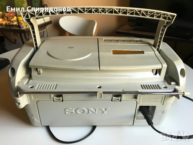Радио касетофон CD Sony CFD-SFD-S36L с оригинално дистанционно, снимка 3 - Радиокасетофони, транзистори - 52605811