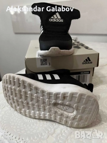 Детски маратонки АДИДАС 21 номер, снимка 2 - Детски маратонки - 52148192