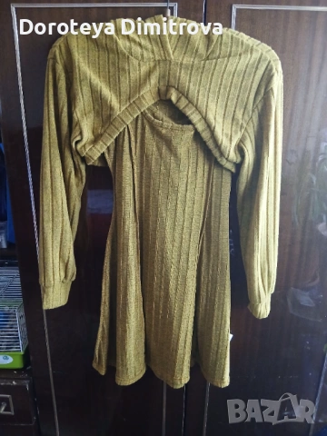 Продавам Рокли от две части,цвят бордо и горчица.Размер ХS.Цена 30 лв/15 евро.