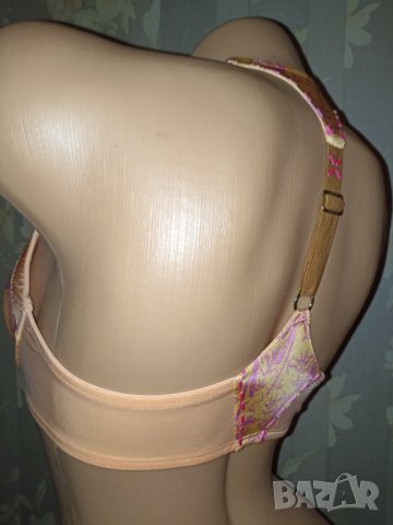 Marlies Dekkers 75 C-Ефектен сутиен  в свеж цвят с твърди чашки със силиконов чокър, снимка 5 - Бельо - 39876014