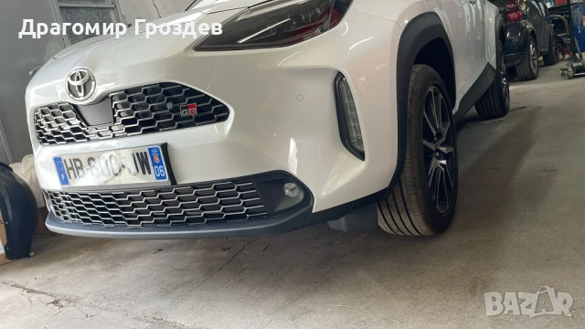 Долна част с решетка за предна броня Toyota Yaris Cross GR / Тойота Ярис крос (след 2021г.), снимка 2 - Части - 51137749