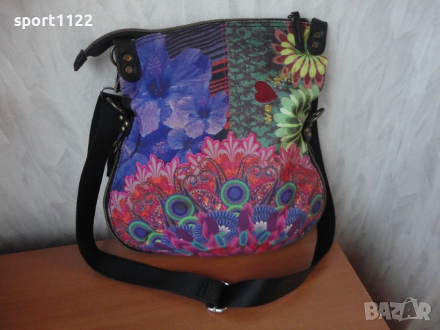 Desigual/дамска чанта, снимка 2 - Чанти - 53203811