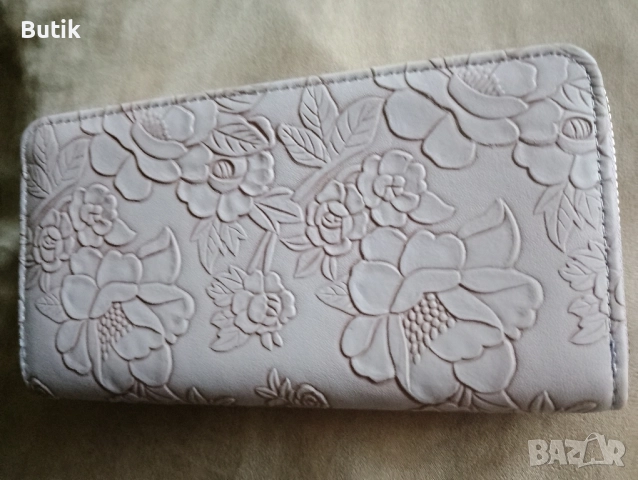 Дамско портмоне , снимка 4 - Портфейли, портмонета - 48923966