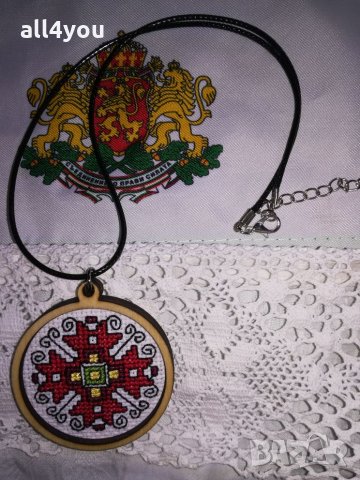 Ръчно бродирани гривни и колиета , снимка 13 - Колиета, медальони, синджири - 28522383