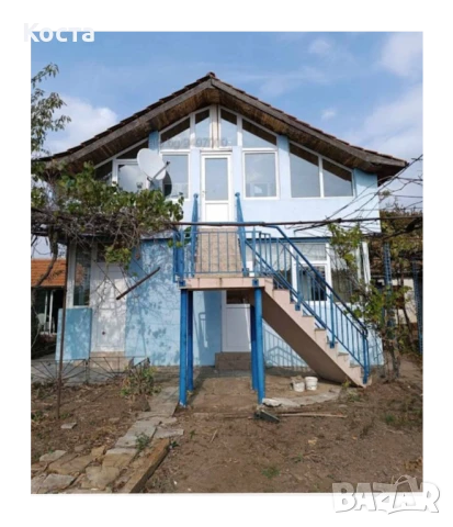 СОБСТВЕНИК Продавам масивна двуетажна къща с двор,лятна кухня и доп.постройки в бург.село Брястовец