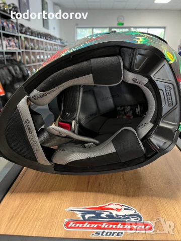 Мото каска ICON AIRFLITE Omnicrux ,S 55-56см. два визьора,като нова, снимка 5 - Аксесоари и консумативи - 51936098