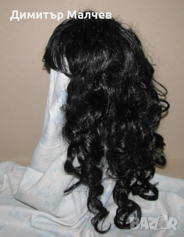 Перука от изкуствена коса 60 см черна на букли, отлична, снимка 5 - Други - 52020437