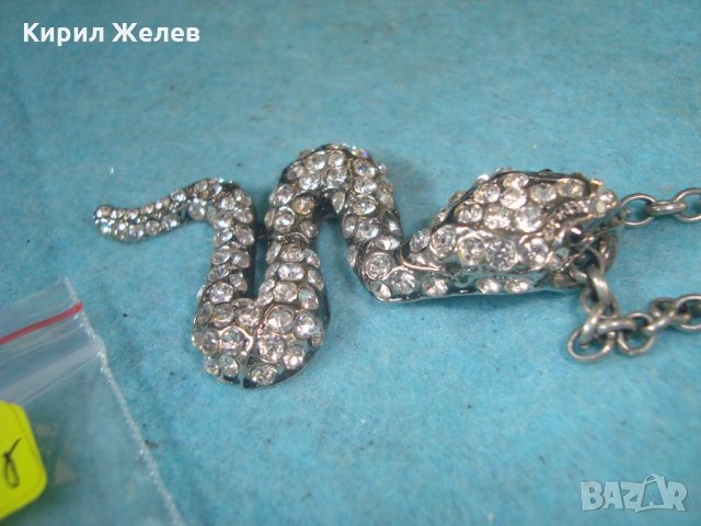 ЗМИЕВИДЕН КРИСТАЛЕН МОДЕН АРТ МЕДАЛЬОН с ПОСРЕБРЕНО СТОМАНЕНО ЗДРАВО СИНДЖИРЧЕ 87789, снимка 12 - Колиета, медальони, синджири - 35228307