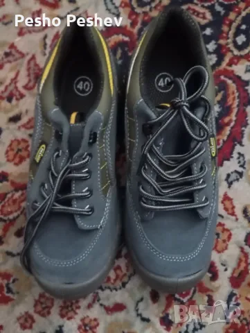 Работни обувки с метална част отпред 