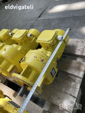 Фланцов мотор-редуктор/редуктори, снимка 3 - Електродвигатели - 43937007