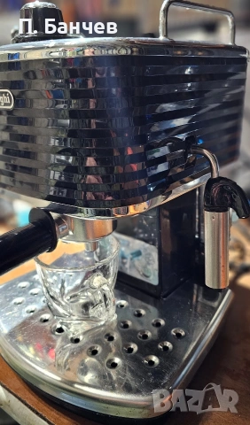 Кафемашина Delongi , снимка 3 - Кафемашини - 53179015