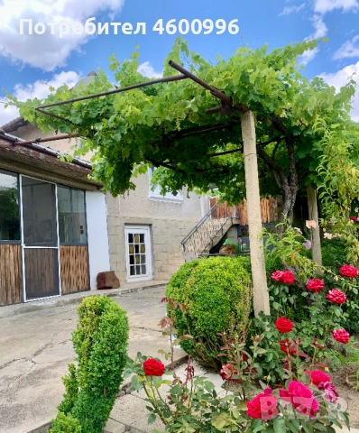 Продавам къща в село Дъбравино, Варненско, с просторен двор – 3 декара, снимка 1