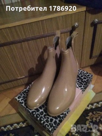 Гумени боти, снимка 3 - Дамски боти - 27818848