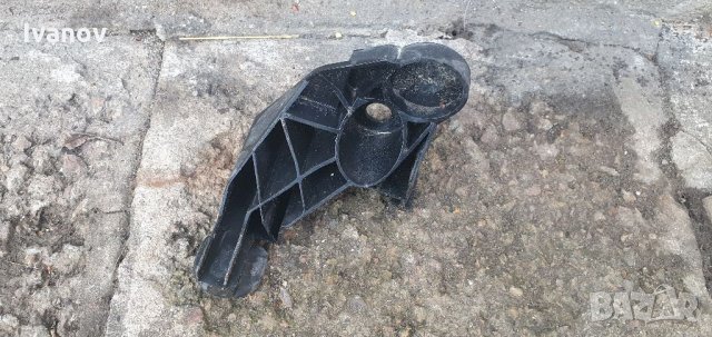 Преден ляв пластмасов водач държач за предна броня и калник бмв е46 седан комби фейслифт bmw 7030619