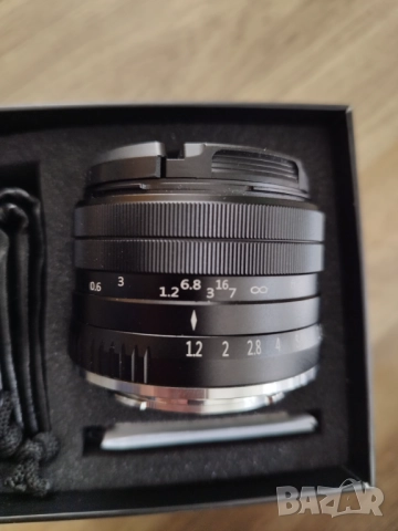 Neewer 35mm f/1.2 за Sony E-mount