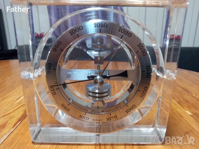 Настолен барометър, снимка 2 - Антикварни и старинни предмети - 53301833