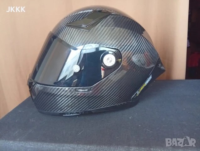 Карбоново каска Cyril