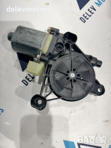 5Q0959801B моторче за предно ляво ел. стъкло от Skoda Karoq 1.5 TSI двигател DXDB, 150 кс., снимка 2 - Части - 53524799