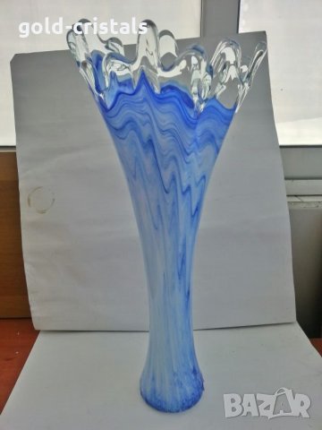 Стъклена ваза , снимка 1 - Антикварни и старинни предмети - 26751974