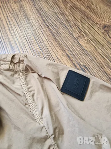 Страхотно мъжко тънко яке HUGO BOSS размер 48 / М, снимка 4 - Якета - 47587574