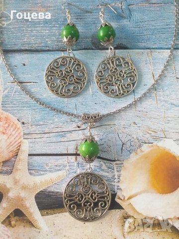 Красив комплект бижута със зелен Тюркоаз и филигрирани медальони в цвят сребро , снимка 2 - Бижутерийни комплекти - 33475535