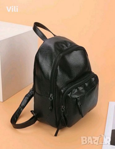 Изчистена дамска раница от мека еко кожа , снимка 2 - Раници - 38037981