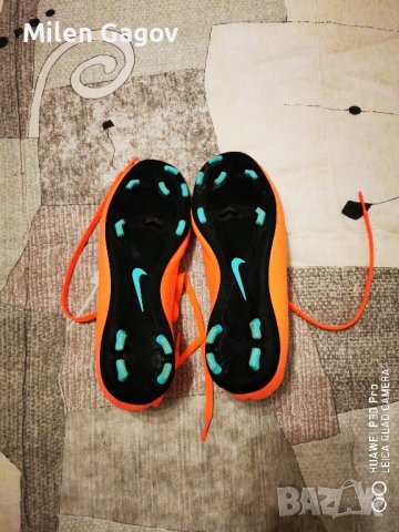 Детски футболни обувки Nike, номер 35,5, идеално запазени. , снимка 2 - Футбол - 43429573