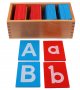 Монтесори пясъчна азбука с главни и ръкописни букви в кутия