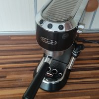 Еспресо машина DeLonghi Dedica Style EC 685, 1300 W, 15 bar, снимка 3 - Кафемашини - 43817440