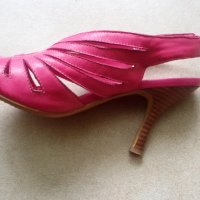 Италиански сандали Lorena с подарък чехли на ТОП цена, снимка 4 - Сандали - 27963953