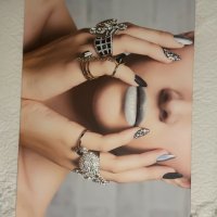 Постер / плакат "женско лице с пръстени", снимка 4 - Картини - 38525881