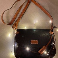 ЧИСТО НОВА неизползвана дамска черна чанта ROSSI, made in Italy, снимка 3 - Чанти - 43562223