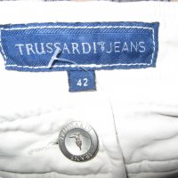Къси панталони TRUSSARDI   дамски,М, снимка 1 - Къси панталони и бермуди - 37403368