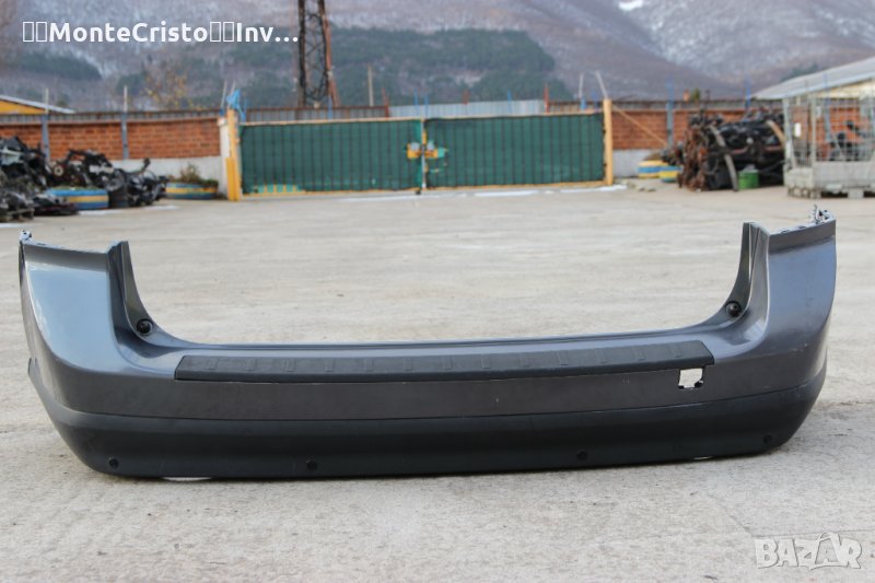 Задна броня Volvo V70 комби (2007-2013г.) Волво V 70 / отвори за парктроник, снимка 1