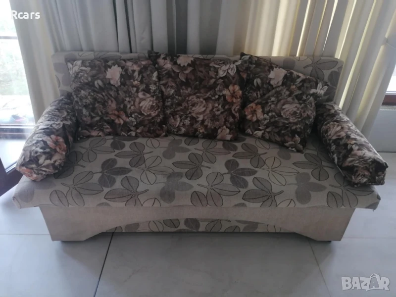 Продавам здрав и запазен разтегателен диван, снимка 1