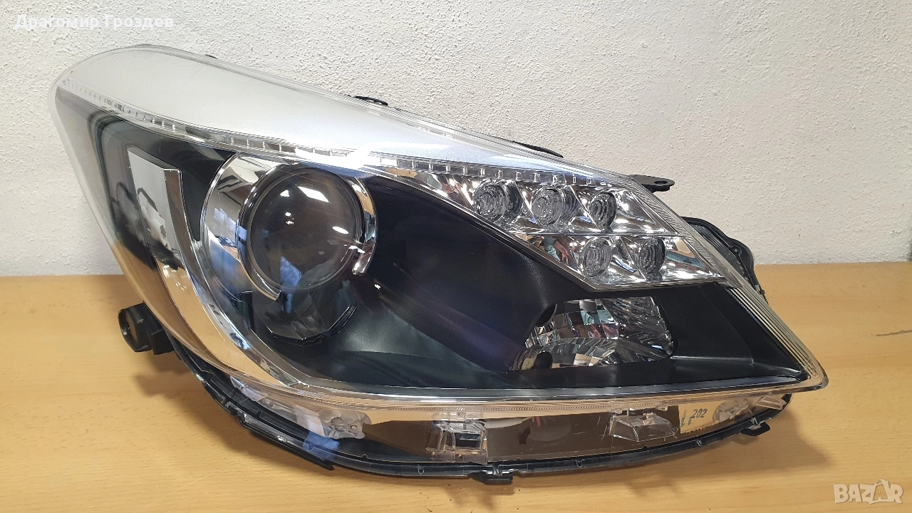 НОВ! Оригинален десен фар за Toyota Yaris III Hybrid / Тойота Ярис хибрид (2012-2015), снимка 1