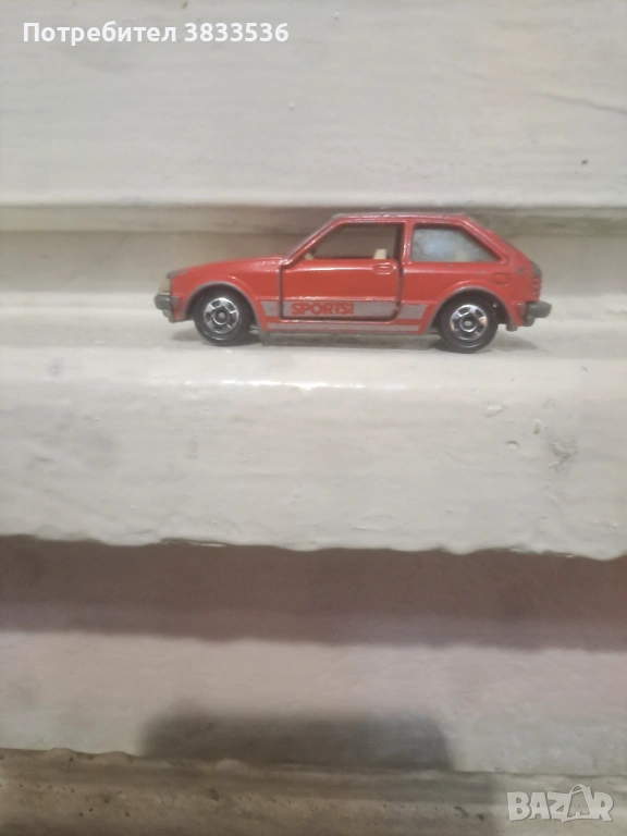Tomica Mazda Familia 1500 XG стара метална количка, снимка 1