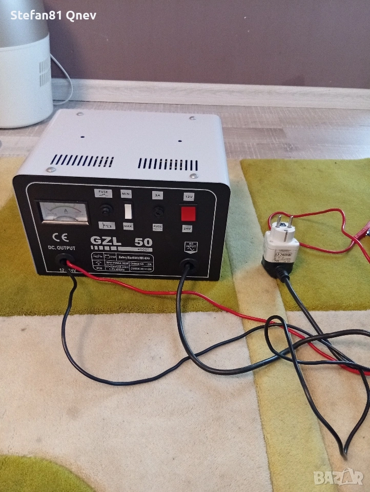 Американско зарядно за акумулатор , снимка 1