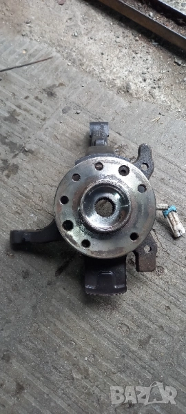 Преден десен шенкел за Opel Zafira A, снимка 1