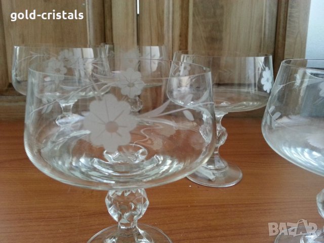 Стари кристални чаши с гравюра, снимка 4 - Антикварни и старинни предмети - 33350782