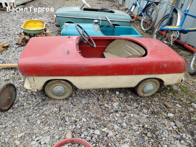 Колички с педали