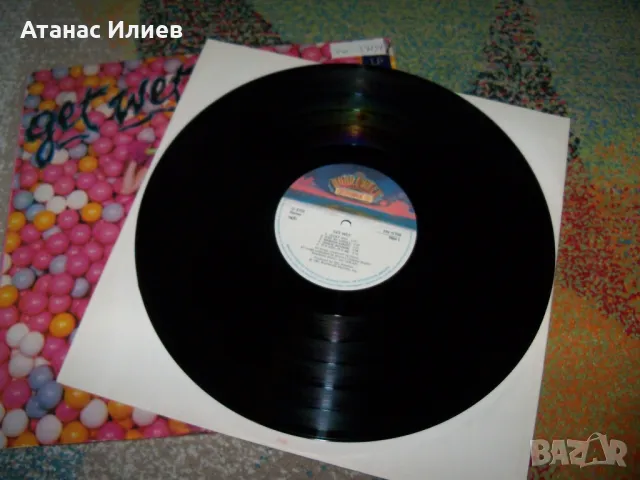 Get Wet, албум от 1981г. отлична, снимка 4 - Грамофонни плочи - 49690221